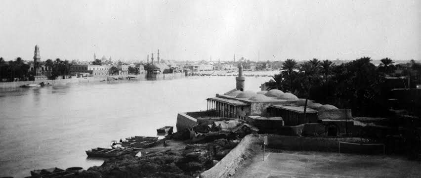 Bagdad, kwenye kingo za Mto Tigris — mji ambao Baháʼuʼlláh alikaa miaka kumi akiwa uhamishoni.